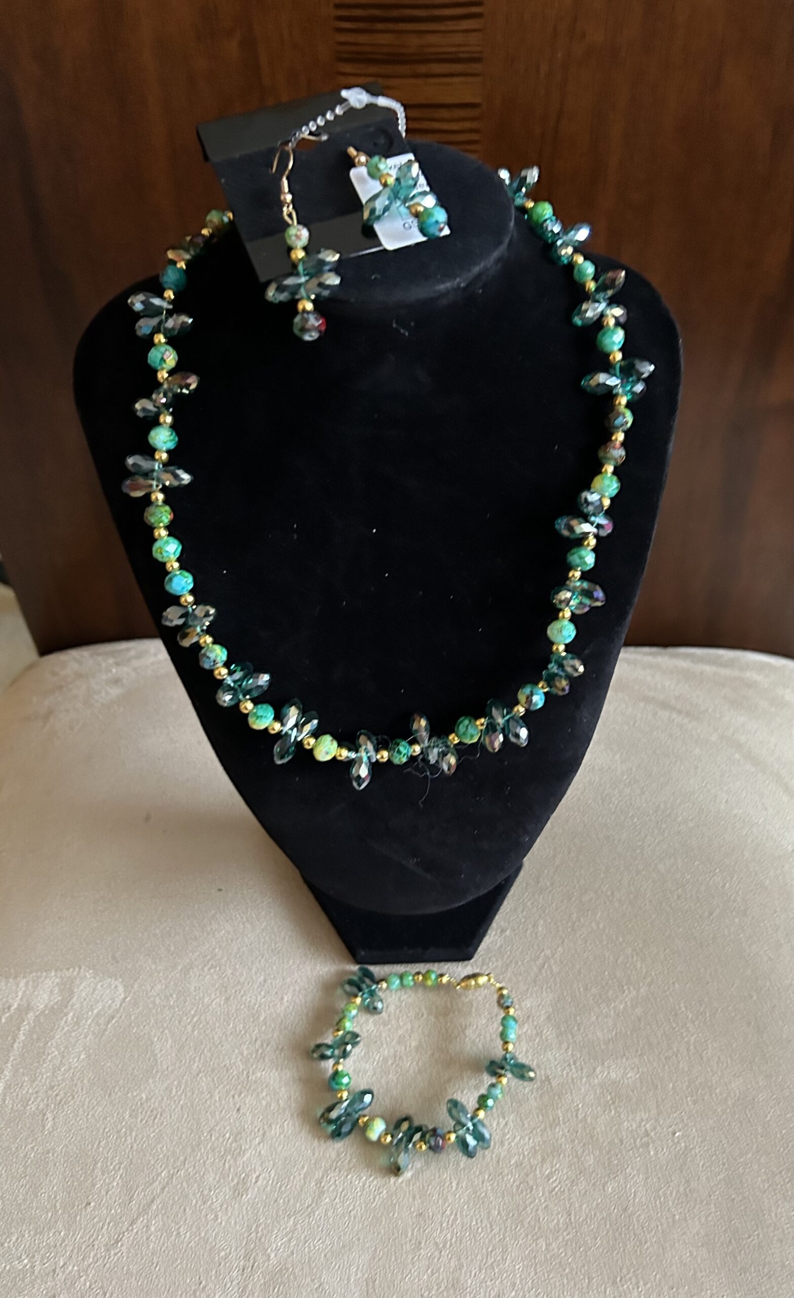 Blue Green Iridescent crystal  3 pc necklace set