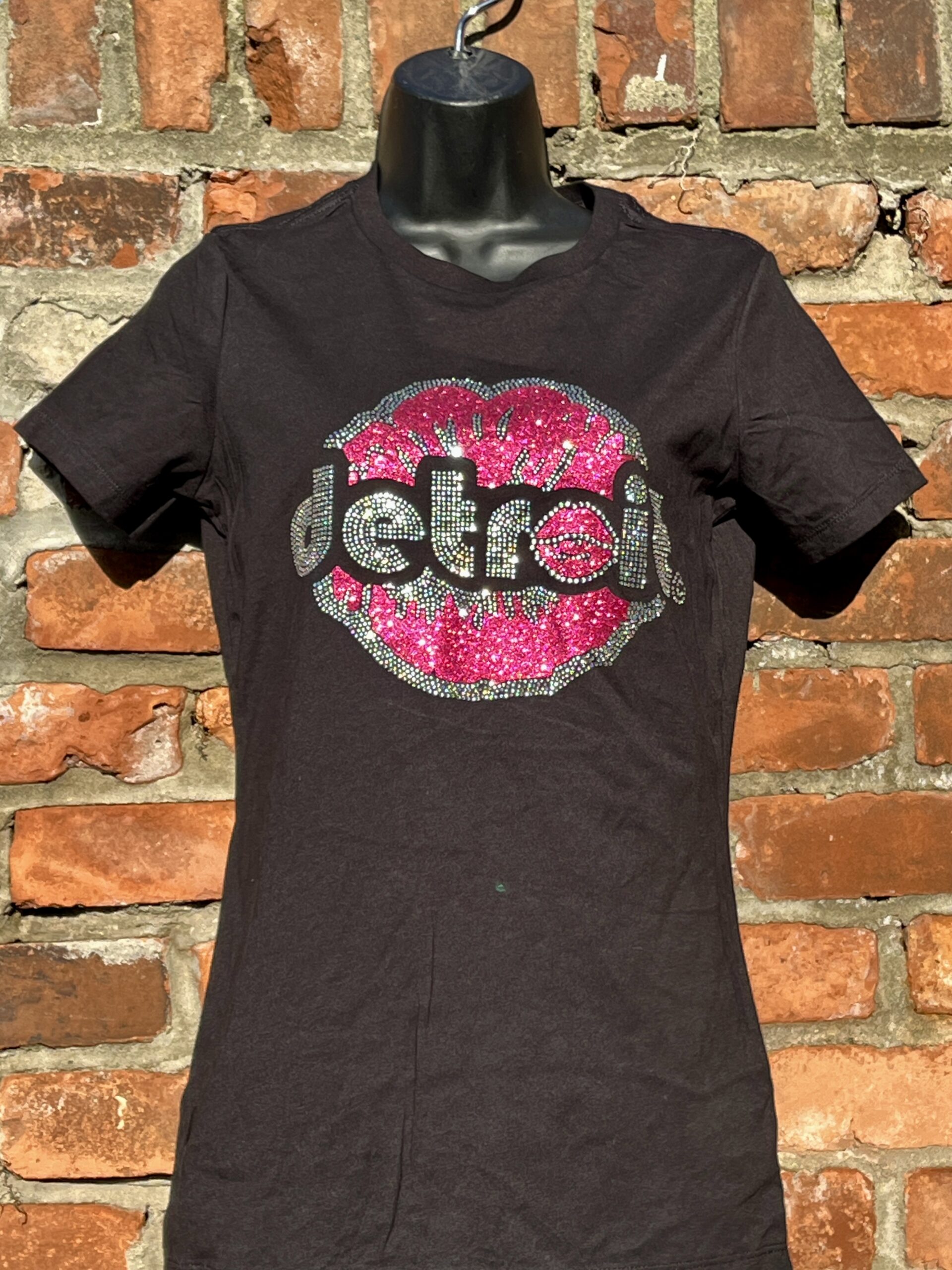 Detroit Pink Glitter Kiss Lip Tee